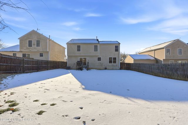 10105 Fallen Sky Dr, Louisville, KY 40229