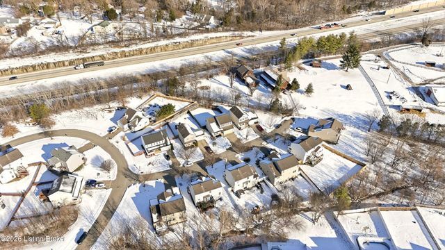 10105 Fallen Sky Dr, Louisville, KY 40229