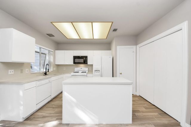 2910 Grants Lake Boulevard 1205, Sugar Land, TX 77479