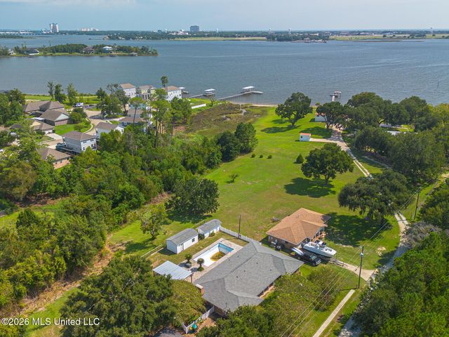 768 Hengen Lane, Biloxi, MS 39532