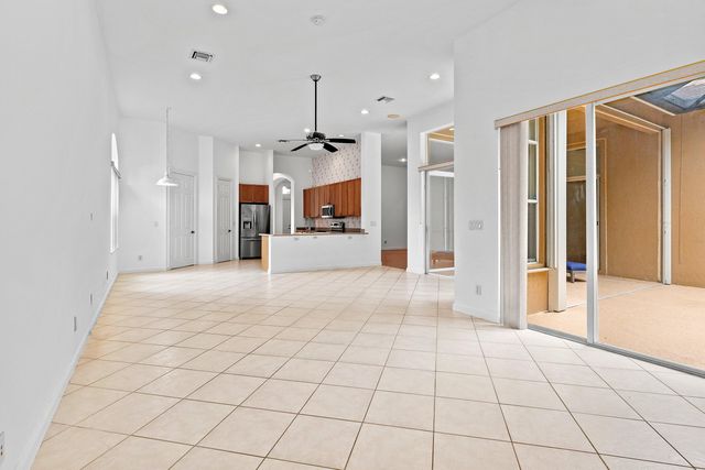 6856 HOULTON Circle, Lake Worth, FL 33467