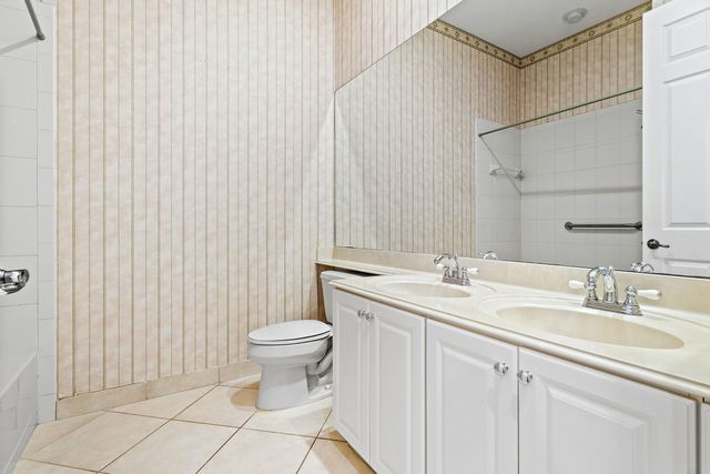 6856 HOULTON Circle, Lake Worth, FL 33467