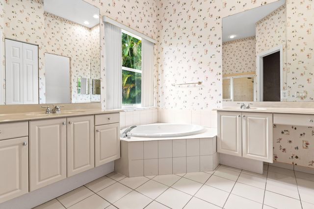 6856 HOULTON Circle, Lake Worth, FL 33467