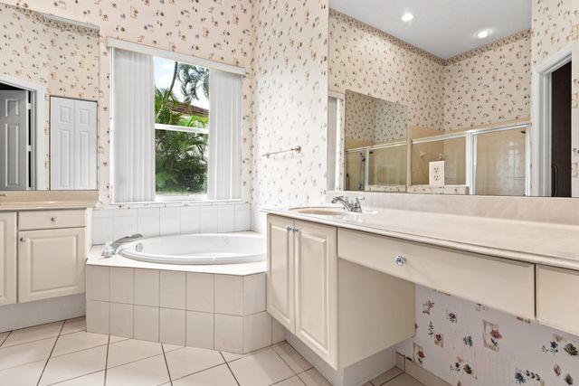 6856 HOULTON Circle, Lake Worth, FL 33467