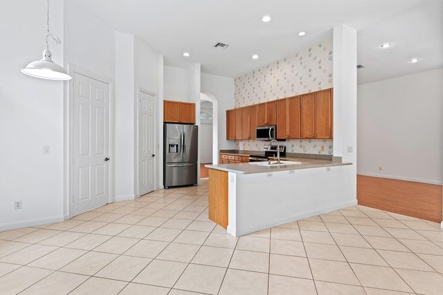 6856 HOULTON Circle, Lake Worth, FL 33467