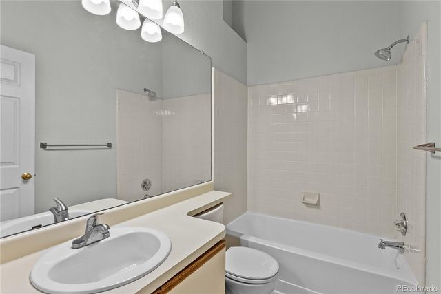 1069 S Walden Way 125, Aurora, CO 80017