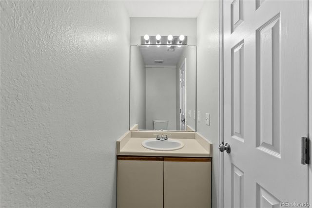 1069 S Walden Way 125, Aurora, CO 80017