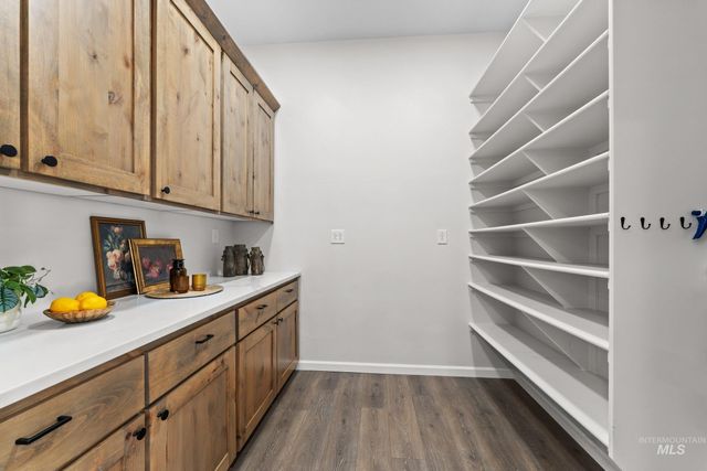 8819 W Holbrook Ave, Boise, ID 83704