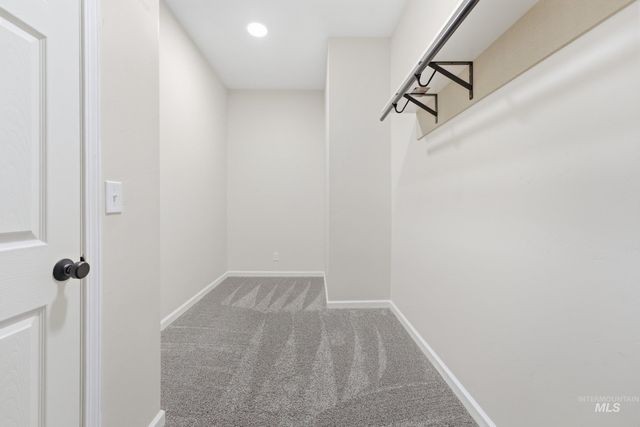 8819 W Holbrook Ave, Boise, ID 83704