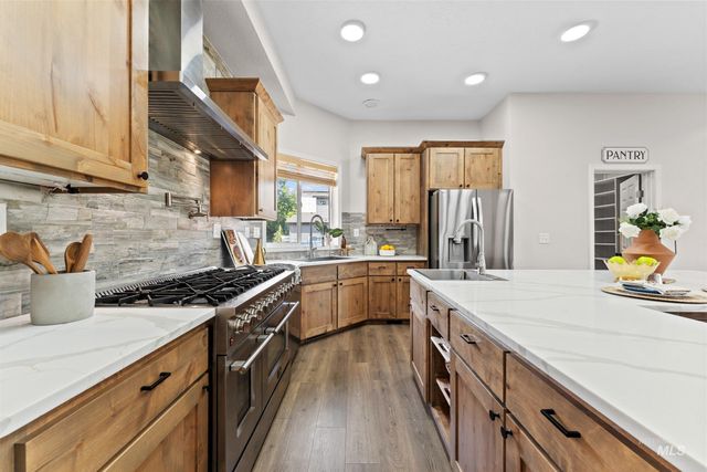 8819 W Holbrook Ave, Boise, ID 83704