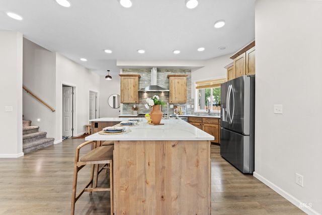 8819 W Holbrook Ave, Boise, ID 83704