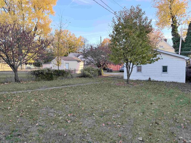 925 Cottage Avenue, Fort Wayne, IN 46807