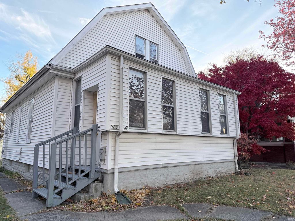 925 Cottage Avenue, Fort Wayne, IN 46807