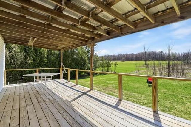 68715 66th Avenue, Watervliet, MI 49098