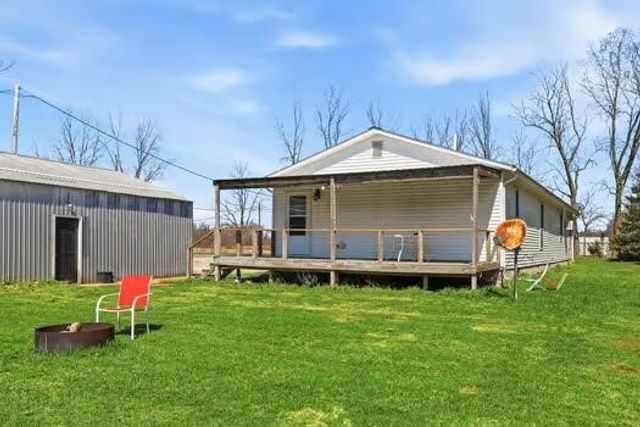 68715 66th Avenue, Watervliet, MI 49098