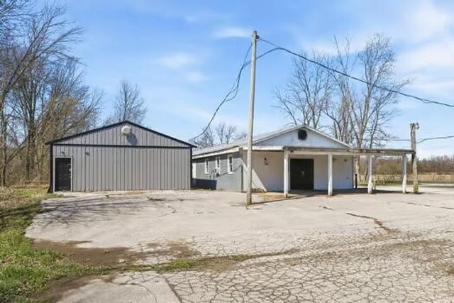 68715 66th Avenue, Watervliet, MI 49098