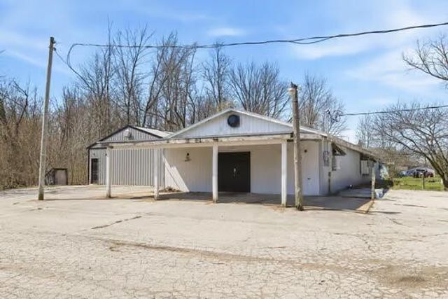 68715 66th Avenue, Watervliet, MI 49098