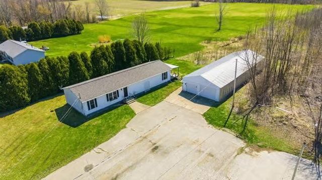68715 66th Avenue, Watervliet, MI 49098