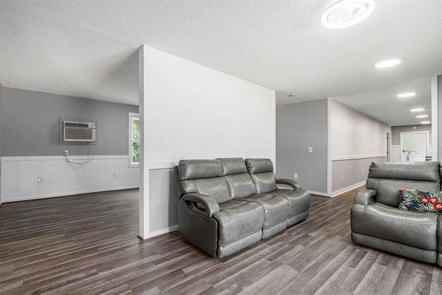 68715 66th Avenue, Watervliet, MI 49098