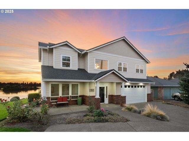 21795 Ne LACHENVIEW Ln, Fairview, OR 97024