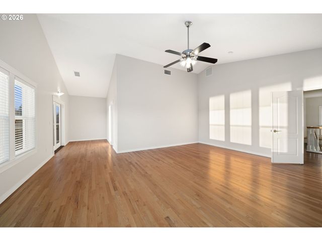 21795 Ne LACHENVIEW Ln, Fairview, OR 97024