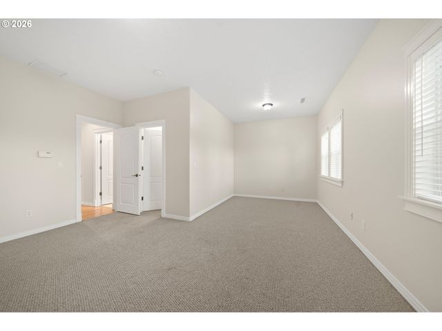 21795 Ne LACHENVIEW Ln, Fairview, OR 97024