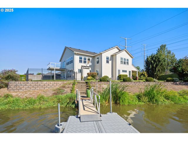 21795 Ne LACHENVIEW Ln, Fairview, OR 97024