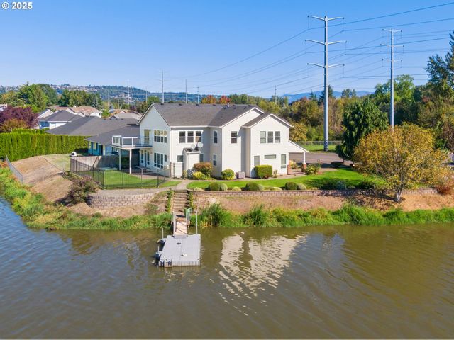 21795 Ne LACHENVIEW Ln, Fairview, OR 97024