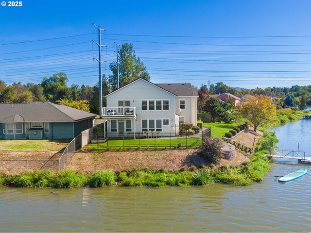 21795 Ne LACHENVIEW Ln, Fairview, OR 97024