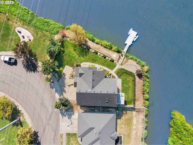 21795 Ne LACHENVIEW Ln, Fairview, OR 97024