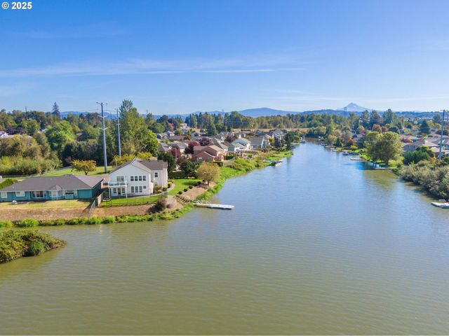 21795 Ne LACHENVIEW Ln, Fairview, OR 97024