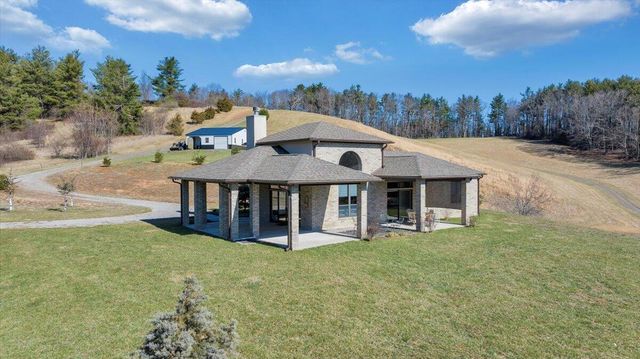 380 & 382 River Ridge RD, Copper Hill, VA 24079