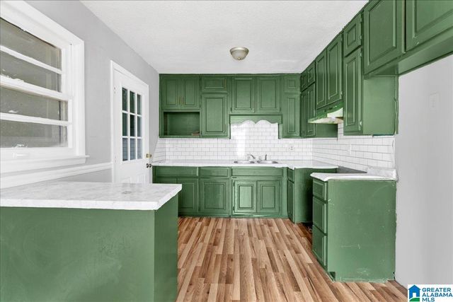 1712 4TH PLACE NW, Center Point, AL 35215