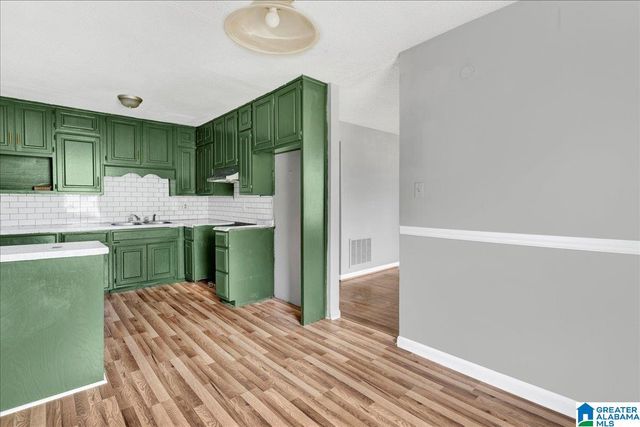 1712 4TH PLACE NW, Center Point, AL 35215