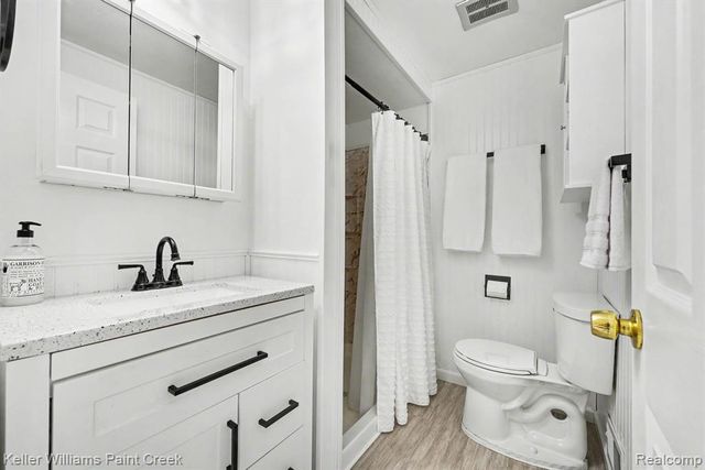 2404 Browning Drive, Lake Orion, MI 48360