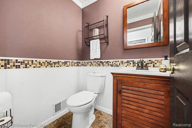 2404 Browning Drive, Lake Orion, MI 48360
