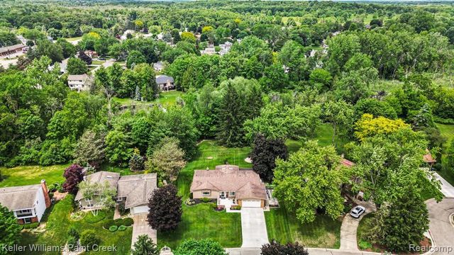 2404 Browning Drive, Lake Orion, MI 48360
