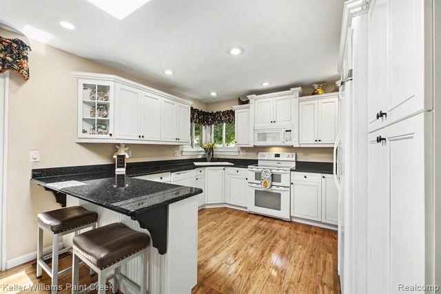 2404 Browning Drive, Lake Orion, MI 48360