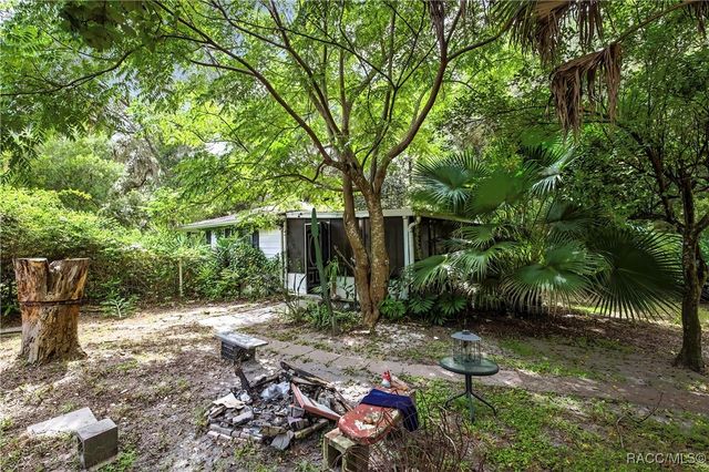 9488 N Rainelle Avenue, Crystal River, FL 34428