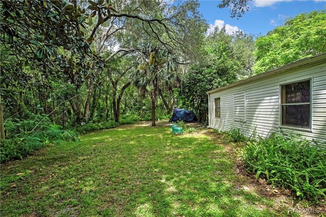 9488 N Rainelle Avenue, Crystal River, FL 34428