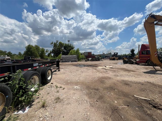 7941 Dockal Road, Houston, TX 77028