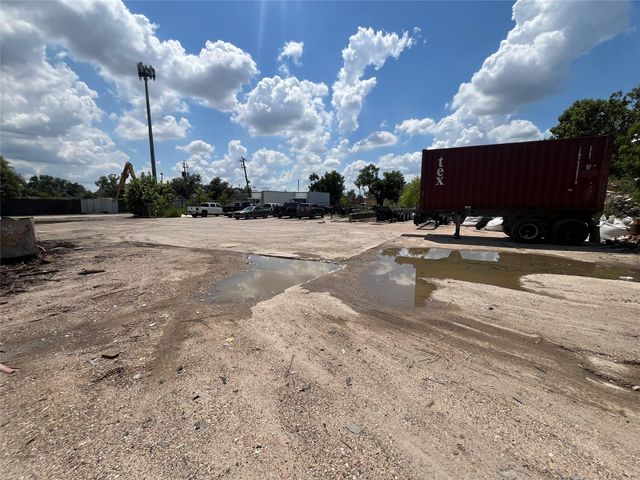 7941 Dockal Road, Houston, TX 77028