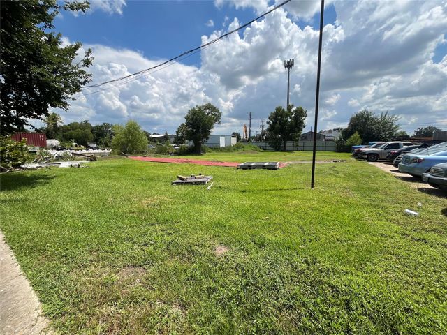 7941 Dockal Road, Houston, TX 77028