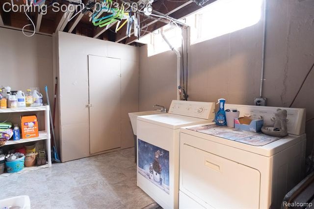 27604 Rialto Street, Madison Heights, MI 48071