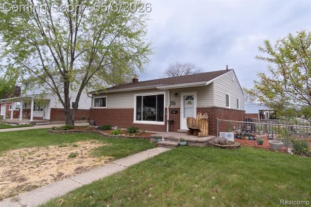 27604 Rialto Street, Madison Heights, MI 48071