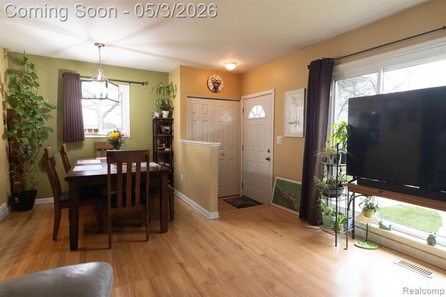 27604 Rialto Street, Madison Heights, MI 48071