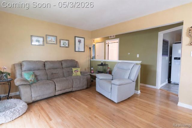 27604 Rialto Street, Madison Heights, MI 48071