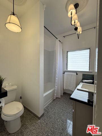 157 N La Peer Drive D, Beverly Hills, CA 90211