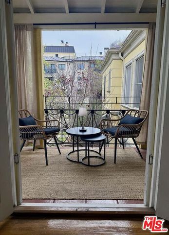 157 N La Peer Drive D, Beverly Hills, CA 90211