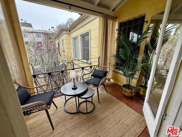 157 N La Peer Drive D, Beverly Hills, CA 90211